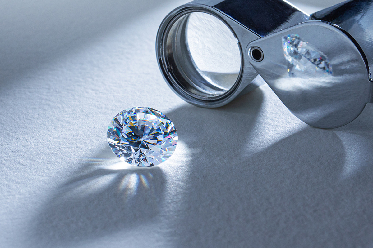 ダイヤモンドの「カラット」の由来や1カラットの大きさとは？