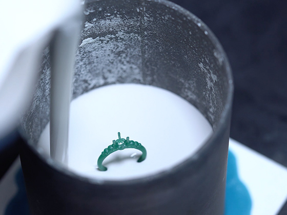 ロストワックス製法という方法でリングを鋳造（イメージ）