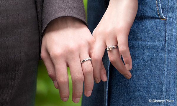 トイ・ストーリー 結婚指輪「Lovely Knot」着用