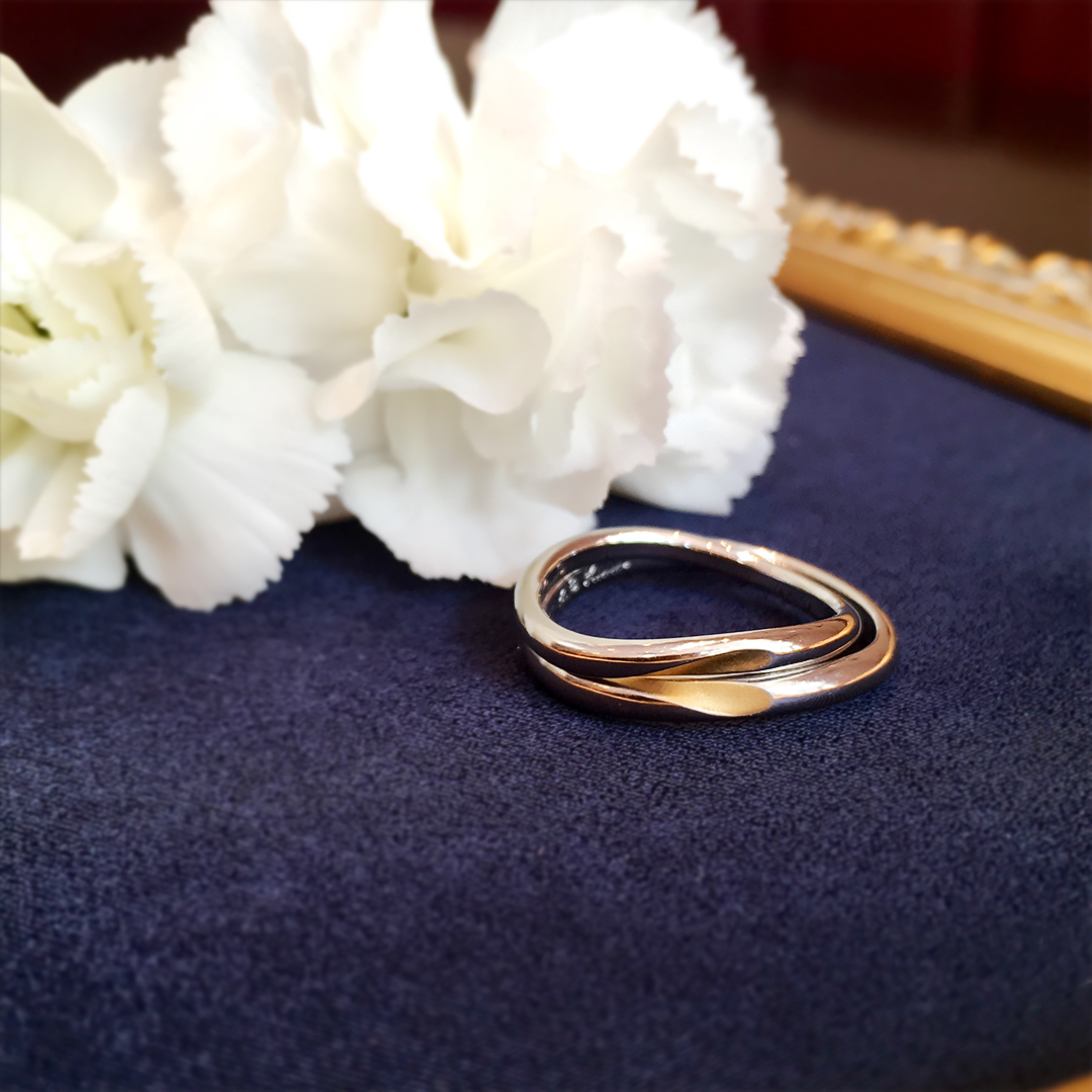 ふたつのリングを合わせるとハートが浮かぶ結婚指輪・浜松店
