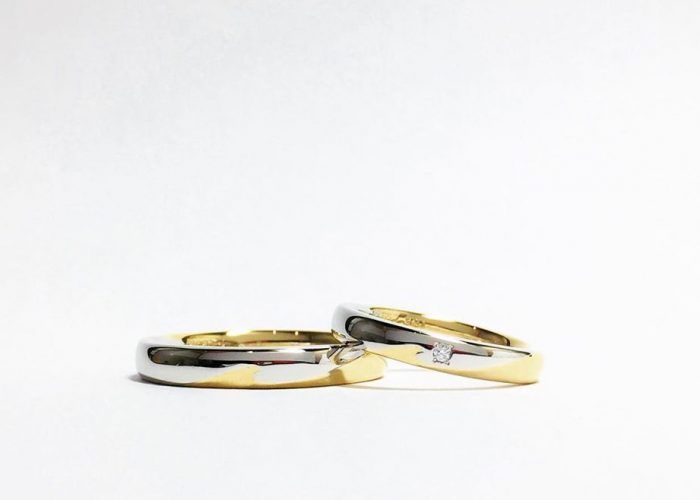 波モチーフの結婚指輪